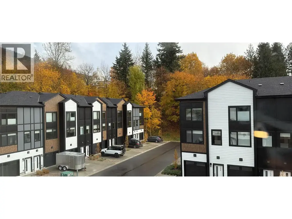 402 King Street, Revelstoke